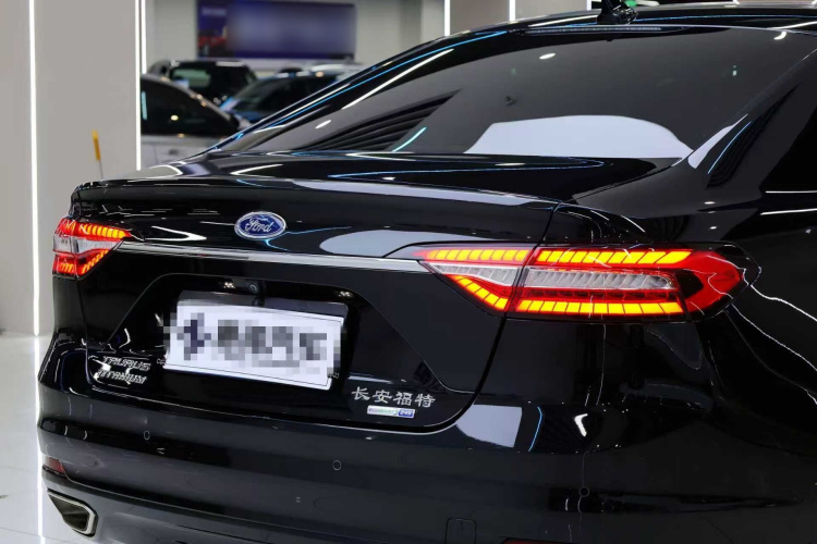 福特 金牛座 2019款 EcoBoost 245 尊享版车身外观6012