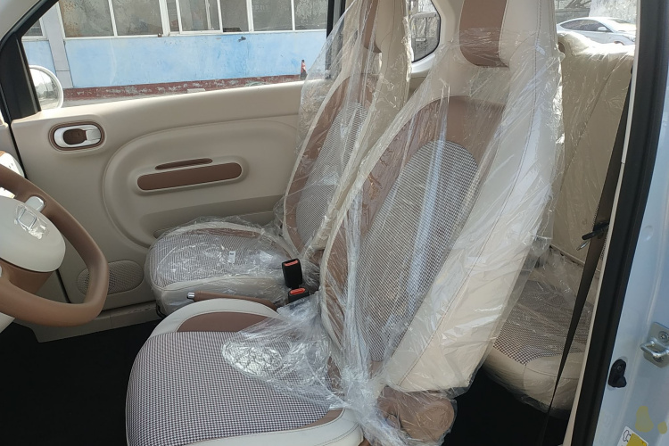 奔腾小马 2026款 222km 炫彩马中控内饰19