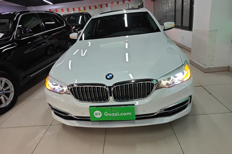 宝马5系 2020款 525Li 豪华套装车身外观2