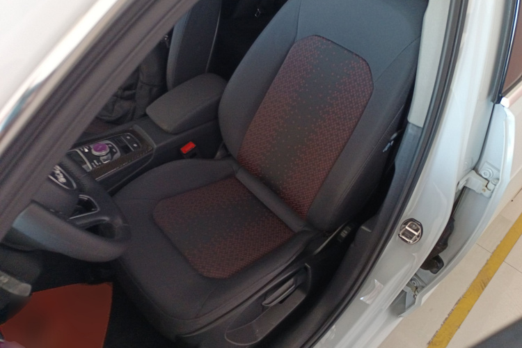 奥迪A3 2019款 Sportback 35 TFSI 进取型 国V中控内饰19