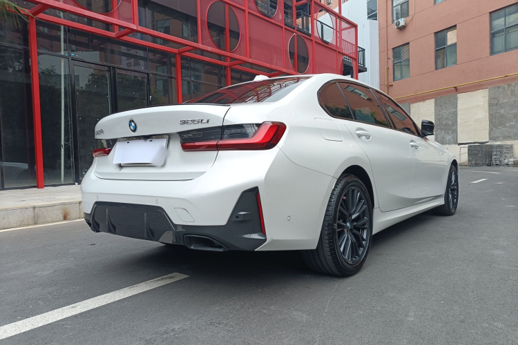 宝马3系 2024款 325Li M运动曜夜套装车身外观6007