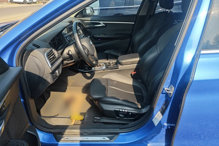 宝马1系 2018款 118i 运动型中控内饰19