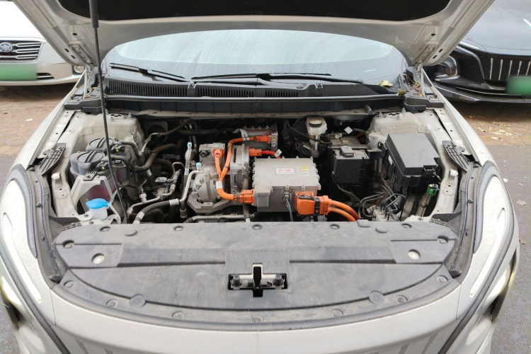 红旗E-QM5 2024款 610km PLUS机舱底盘24