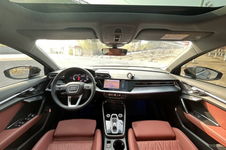 奥迪A3 2025款 Sportback 35TFSI 飞驰尊享型中控内饰7003