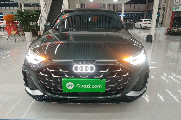 奥迪A3 2025款 Sportback 35TFSI 飞驰尊享型车身外观2