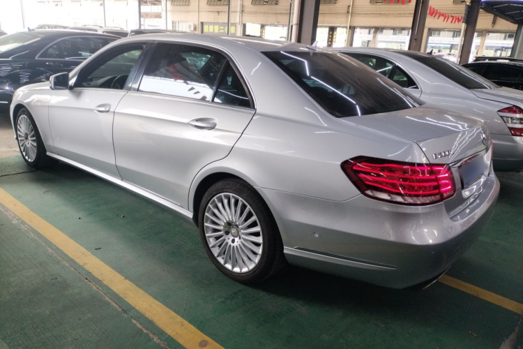奔驰E级 2015款 E 200 L车身外观4