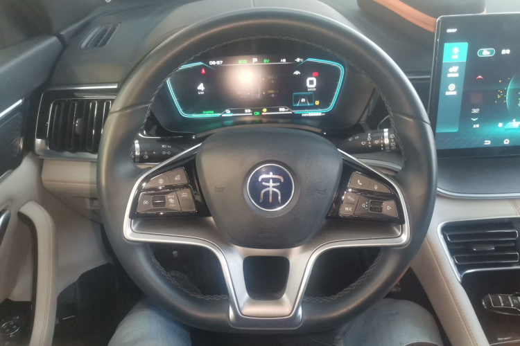 比亚迪 宋PLUS新能源 2021款 DM-i 51KM 尊荣型中控内饰13