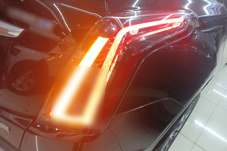 凯迪拉克XT5 2023款 2.0T 四驱尊贵型（至臻版）车身外观9