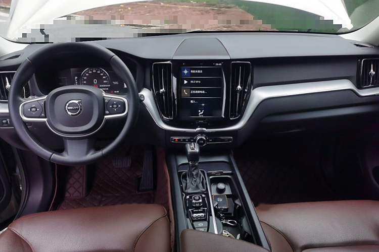 沃尔沃XC60 2019款 T5 四驱智逸版 国V中控内饰7002