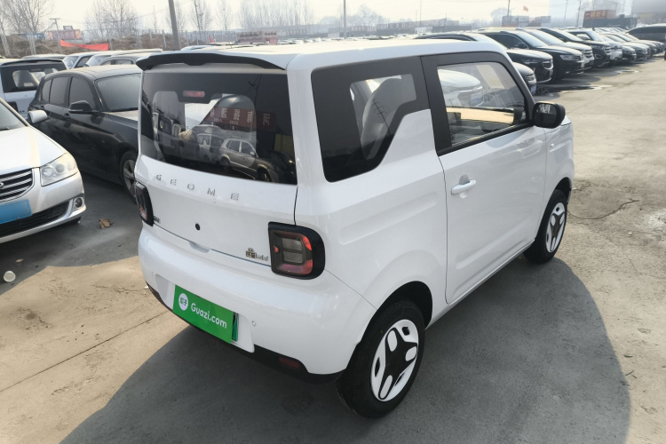 吉利银河 熊猫 2025款 210km 元气熊车身外观7