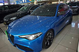 阿尔法·罗密欧 Giulia朱丽叶 2022款 2.0T 280HP Veloce 赛道版