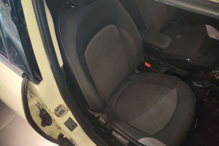 MINI 2015款 1.2T ONE 五门版局部细节41