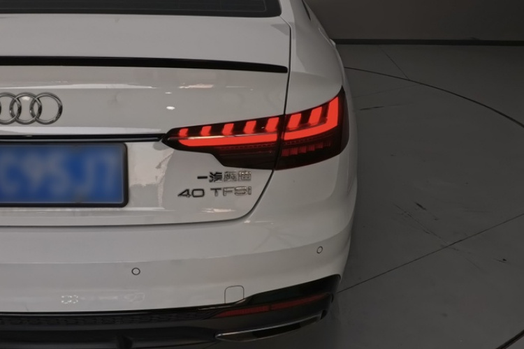 奥迪A4L 2022款 40 TFSI 豪华动感型车身外观6010