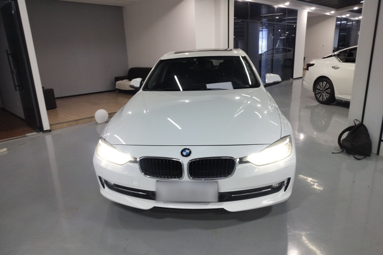 宝马3系 2015款 316Li 时尚型车身外观2