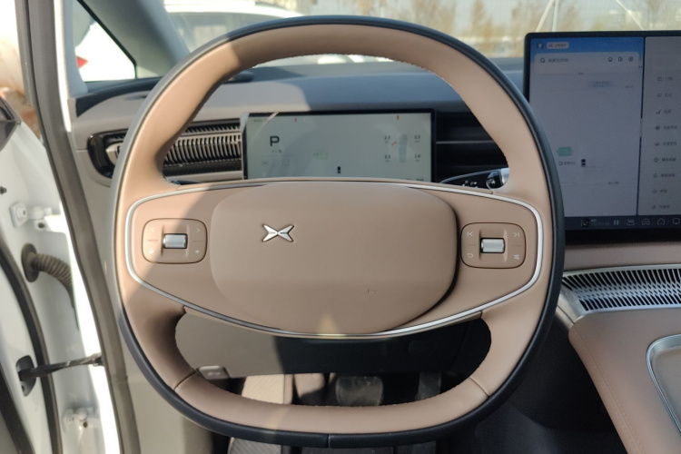 小鹏X9 2025款 740超长续航 Max中控内饰13