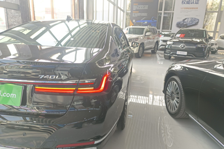 宝马7系 2021款 740Li 领先型 豪华套装车身外观6006