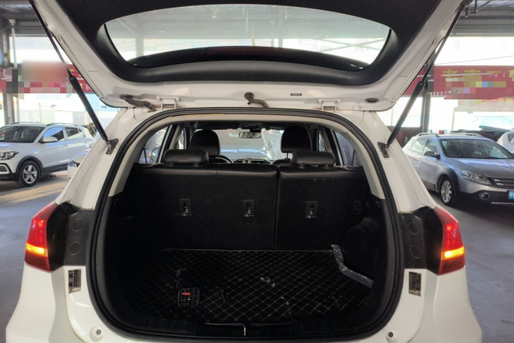 哈弗H2 2016款 红标 1.5T 手动两驱精英型机舱底盘23