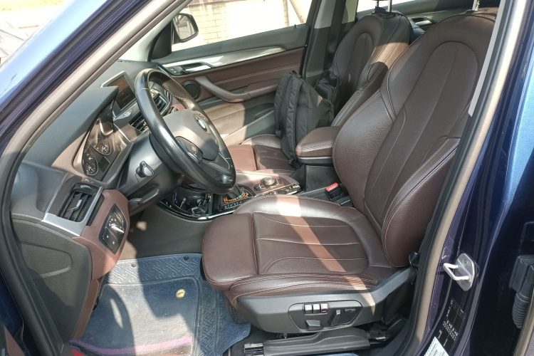 宝马X1 2016款 sDrive18Li 豪华型中控内饰19