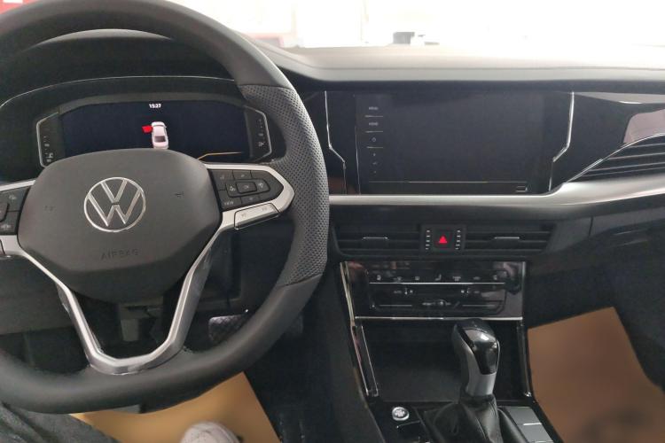 大众 帕萨特 2025款 出众款 330TSI 星空精英版中控内饰7003