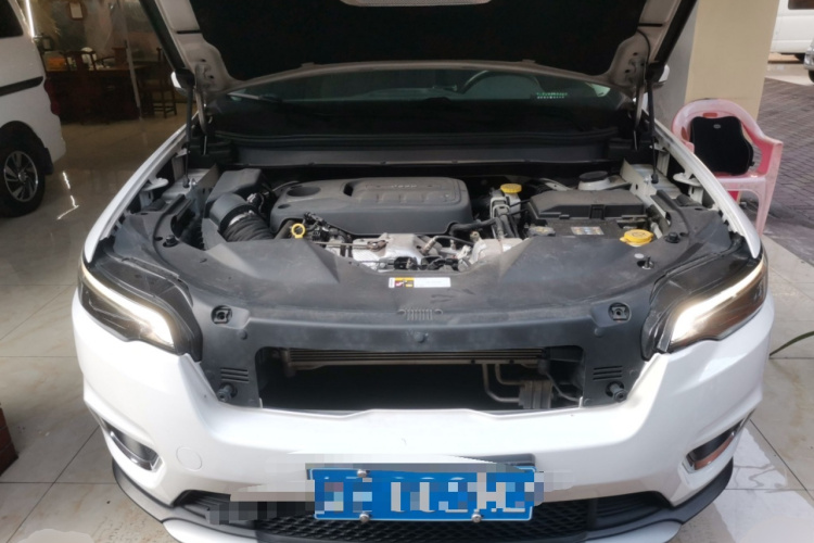 Jeep 自由光 2019款 2.0T 两驱智享版 国VI机舱底盘24