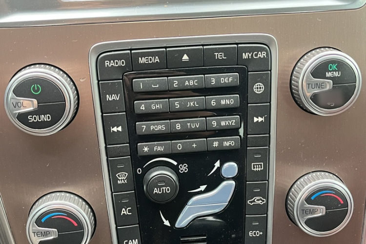 沃尔沃XC60 2017款 T5 智行版车身外观6011