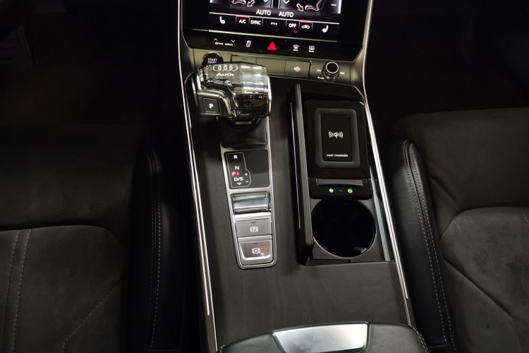 奥迪A6L 2023款 改款 45 TFSI quattro 臻选动感型局部细节18