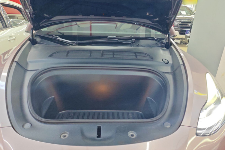 特斯拉 Model Y 2022款 改款 后轮驱动版机舱底盘24