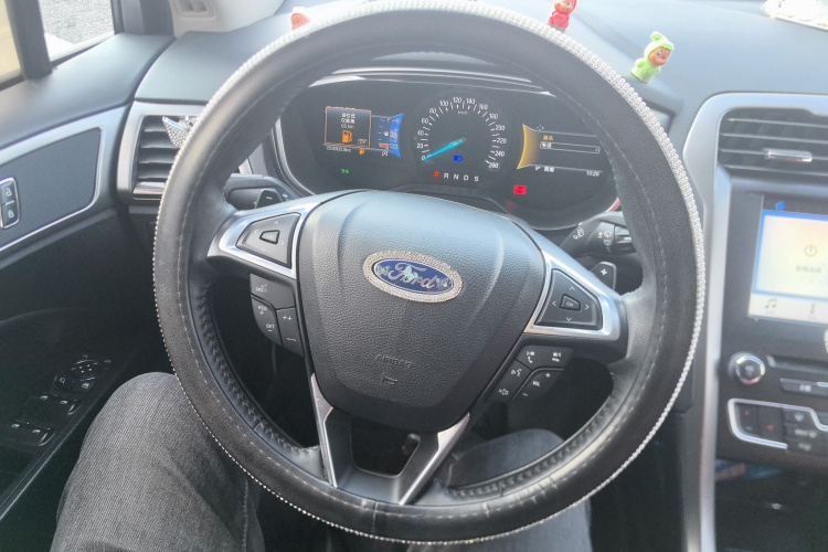 福特 蒙迪欧 2017款 改款 EcoBoost 180 豪华型中控内饰13