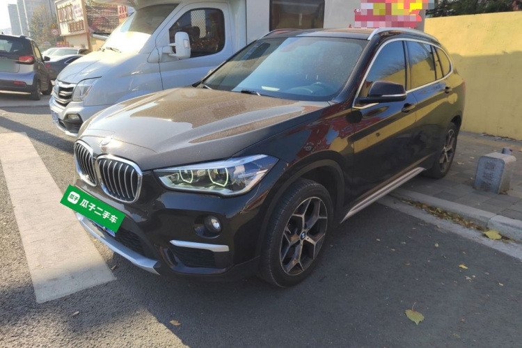 宝马X1 2019款 xDrive20Li 尊享型车身外观1