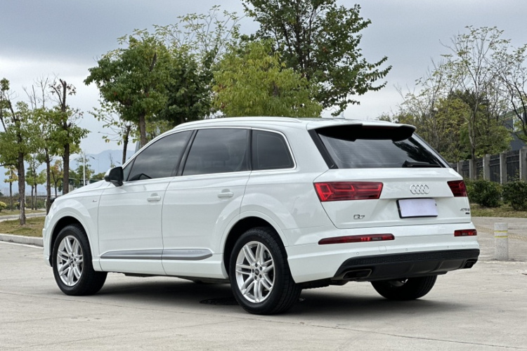 奥迪Q7 2016款 40 TFSI 舒适型车身外观6007