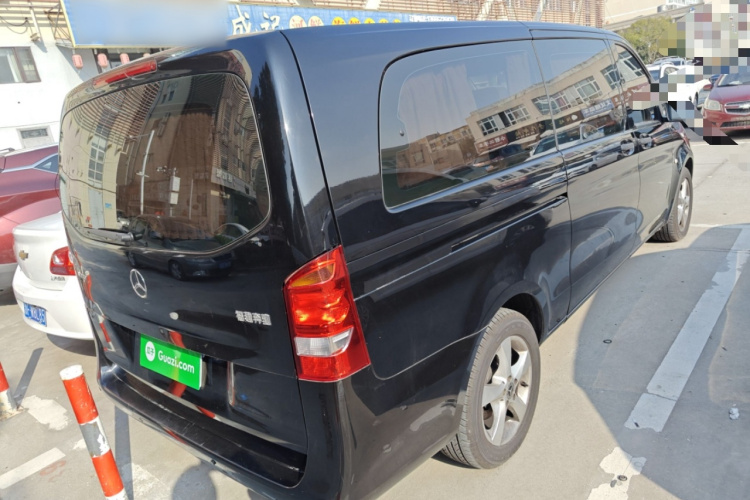 奔驰 威霆 2018款 2.0T 精英版 7座 国V车身外观6005