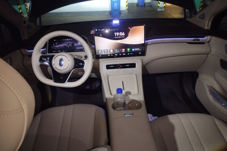 鸿蒙智行 尚界H5 2025款 增程 Max中控内饰12