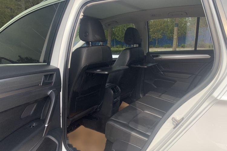 大众 高尔夫·嘉旅 2019款 280TSI 自动好奇型 国V中控内饰7006