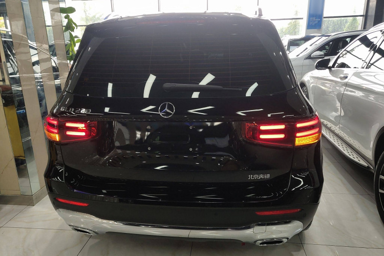 奔驰GLB 2024款 改款 GLB 220 动感型车身外观6004