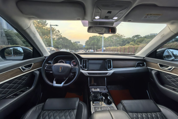 红旗HS7 2019款 3.0T 自动四驱智联旗畅版中控内饰7002