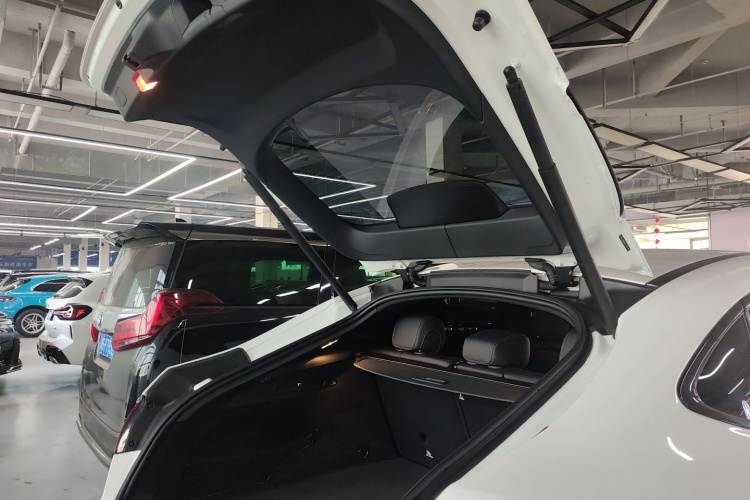 奔驰GLC轿跑 2023款 GLC 260 4MATIC 轿跑SUV局部细节23