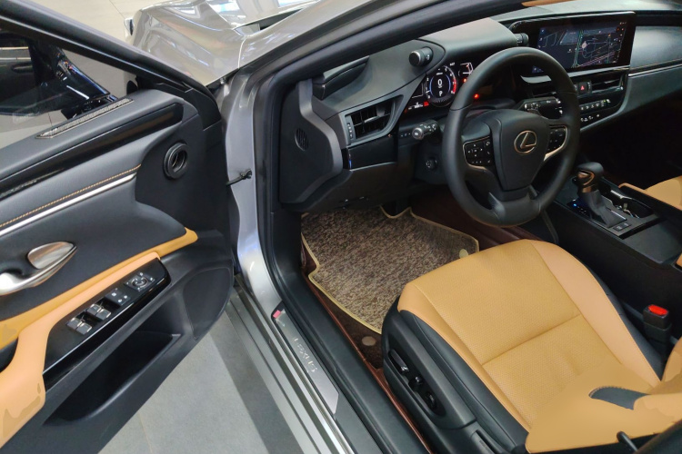 雷克萨斯ES 2023款 260 卓越版中控内饰20