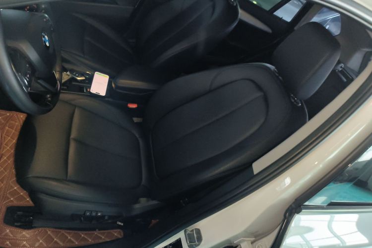 宝马X1 2019款 sDrive18Li 时尚型中控内饰19