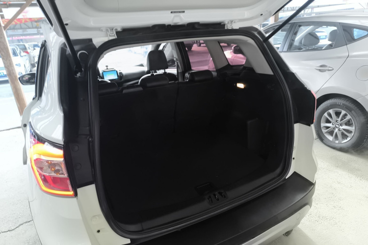 福特 翼虎 2017款 EcoBoost 245 四驱铂翼型机舱底盘23