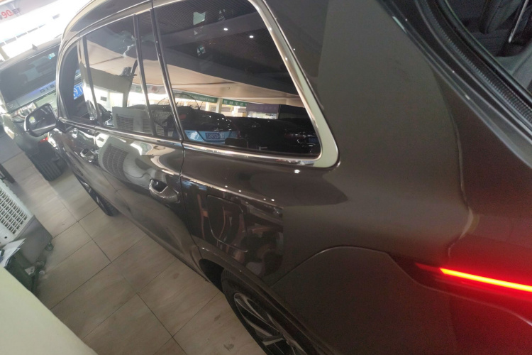 理想汽车 理想ONE 2021款 增程6座版车身外观4