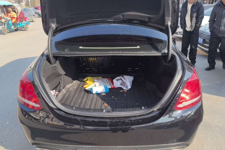 奔驰C级 2017款 改款 C 180 L 动感型运动版机舱底盘23