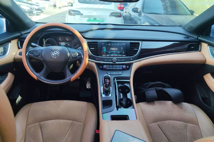 别克 君越 2016款 20T 精英型中控内饰12