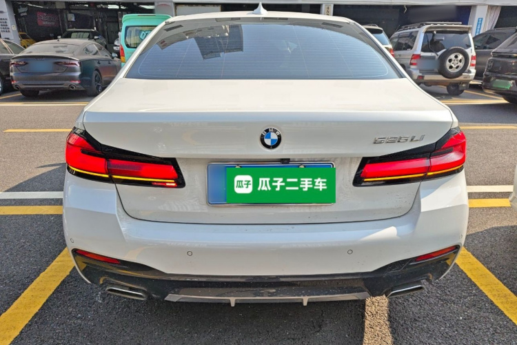 宝马5系 2022款 改款 525Li M运动套装车身外观6