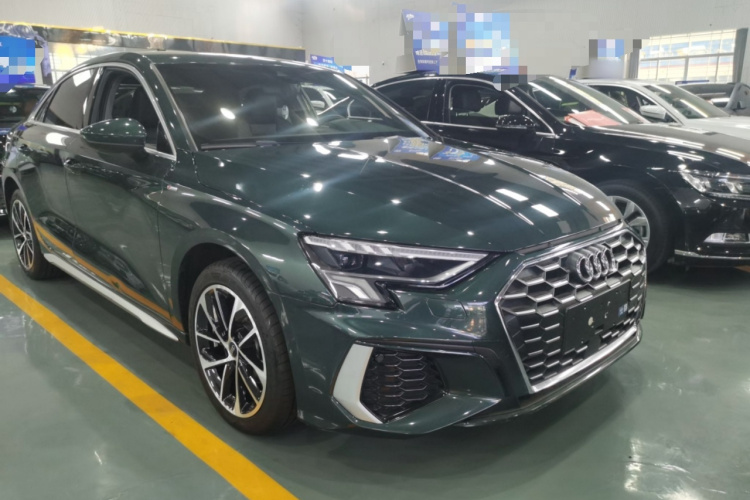 奥迪A3 2023款 改款 A3L Limousine 35 TFSI 进取运动型车身外观3
