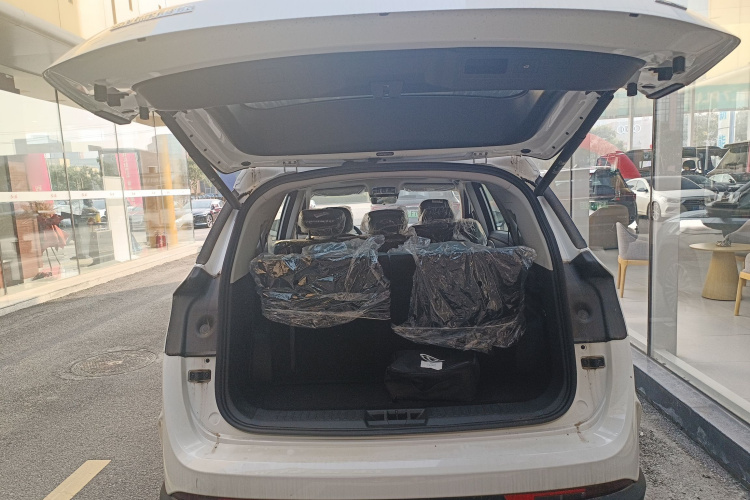 捷途山海L9 2024款 1.5TD 2DHT Pro 7座机舱底盘23