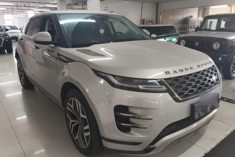 路虎 揽胜极光 2023款 极光L 249PS 豪华版车身外观3