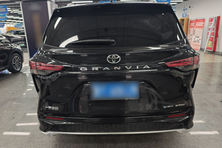 丰田 格瑞维亚 2024款 2.5L混动 尊贵PLUS四驱版车身外观6