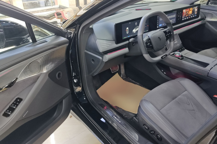 岚图汽车 岚图追光 2024款 PHEV 四驱超长续航行政版中控内饰20