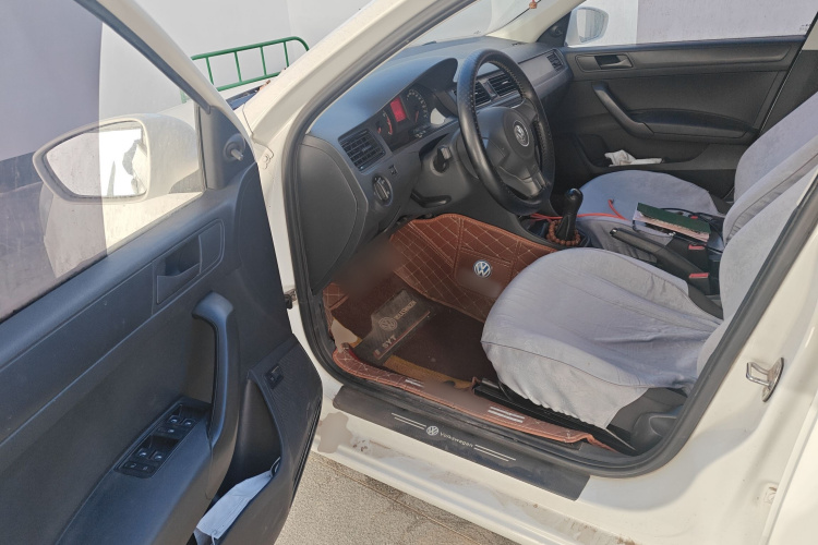 大众 桑塔纳 2015款 1.6L 手动风尚版中控内饰20