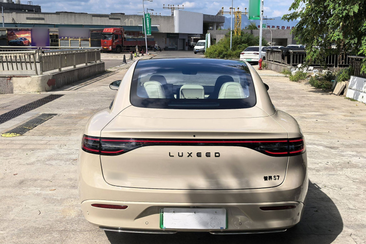 鸿蒙智行 智界S7 2025款 855km Max车身外观6005